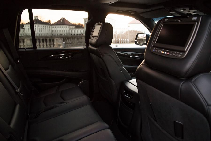 Интерьер Cadillac Escalade Black Edition by GeigerCars 2018 года  (фото 9 из 14)